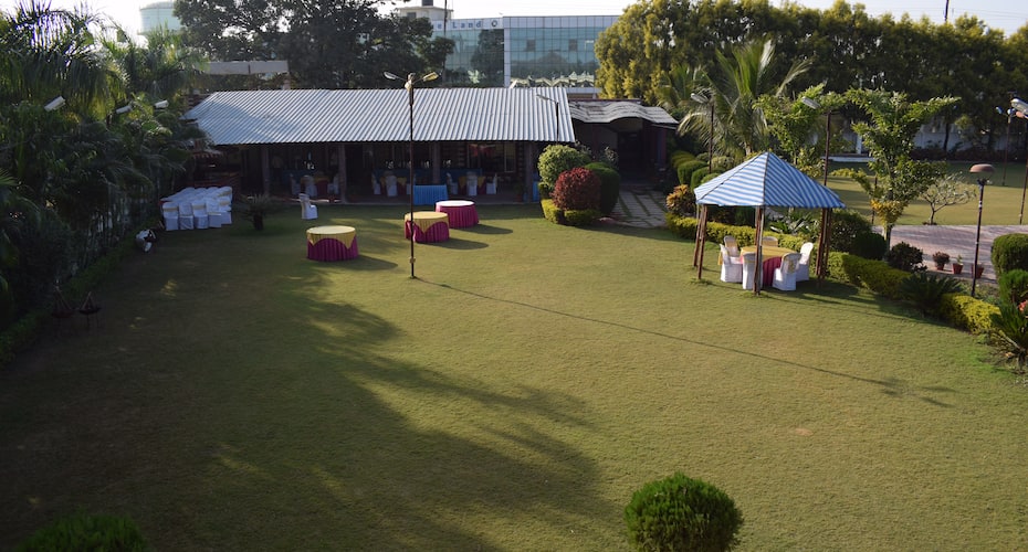 Woods Inn Resort Bhopal Price, Reviews, Photos & Address